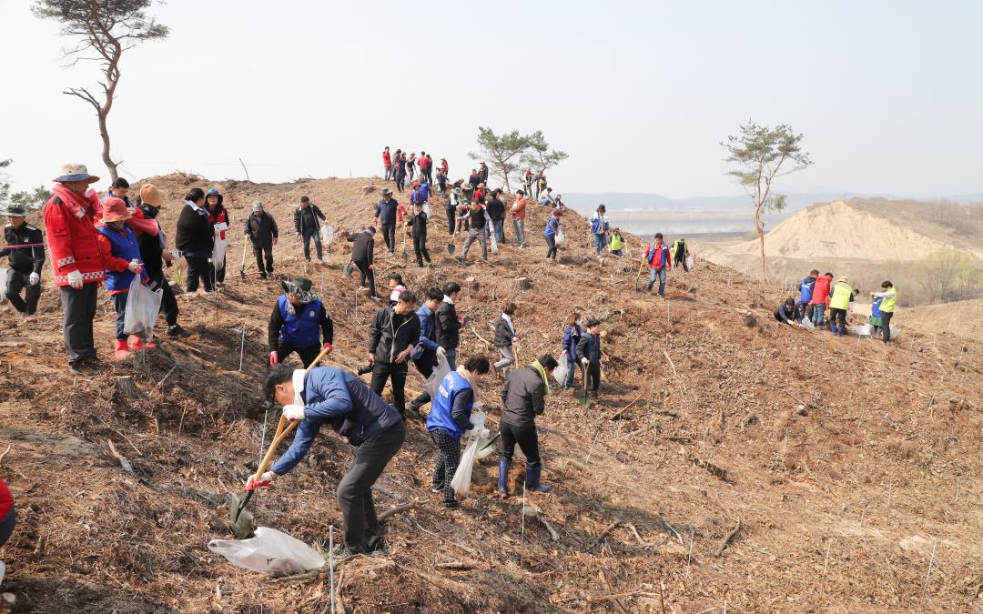 '식목일 나무심기행사 part1' 게시글의 사진(16) 'IMG_7977.jpg'