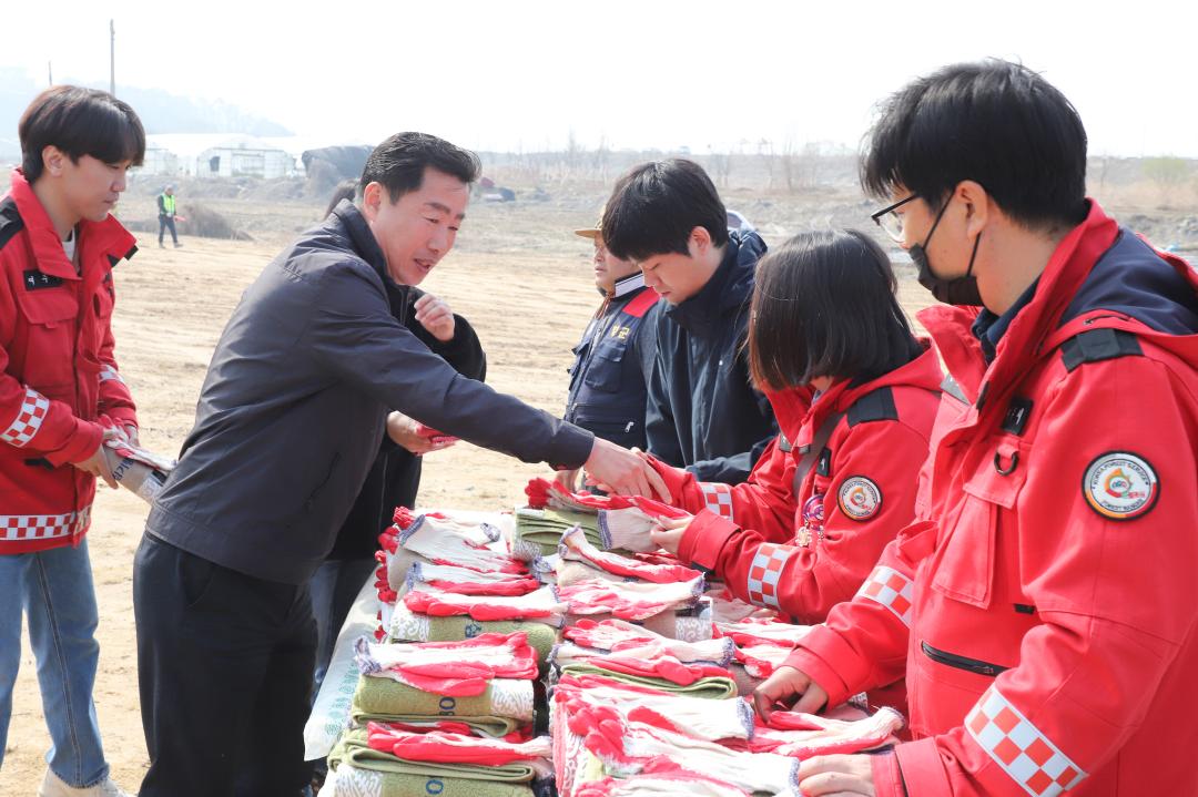 '식목일 나무심기행사 part1' 게시글의 사진(1) 'IMG_7737.jpg'