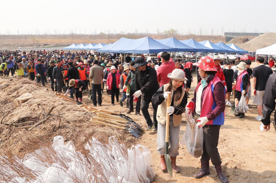 '식목일 나무심기행사 part1' 게시글의 사진(9) 'IMG_7863.jpg'