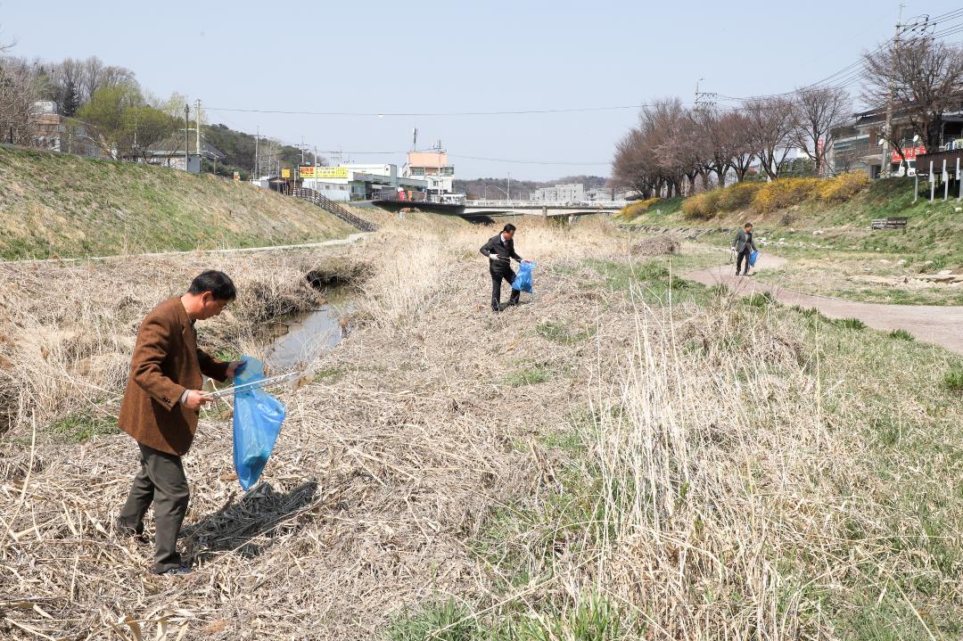 '소양천변 환경정화활동' 게시글의 사진(5) 'IMG_8128.jpg'