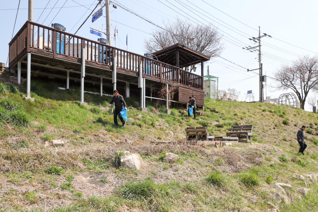'소양천변 환경정화활동' 게시글의 사진(2) 'IMG_8121.jpg'