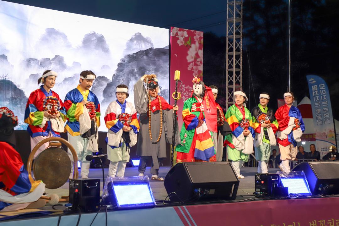 '흥천 남한강 벚꽃축제 part2' 게시글의 사진(1) 'IMG_8977.jpeg'