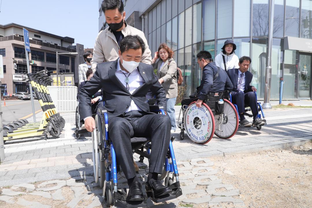 '장애인의날 장애체험 캠페인' 게시글의 사진(19) 'IMG_8389.jpg'