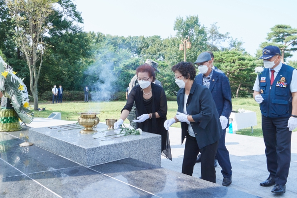 광복절 행사-현충탑 참배 및 소녀상 기림행사 등